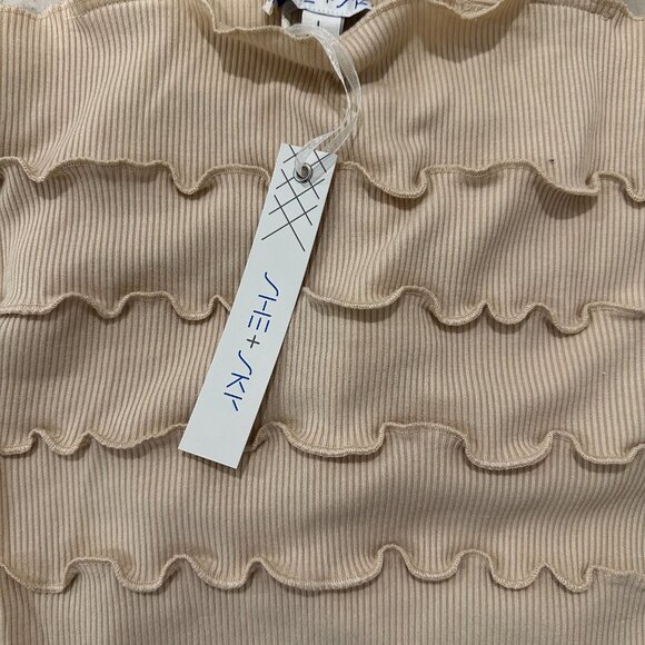 She + sky. Top size  Large - Picture 4 of 4